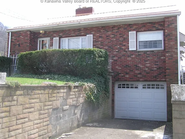 224 W Main St, Belle, WV 25015