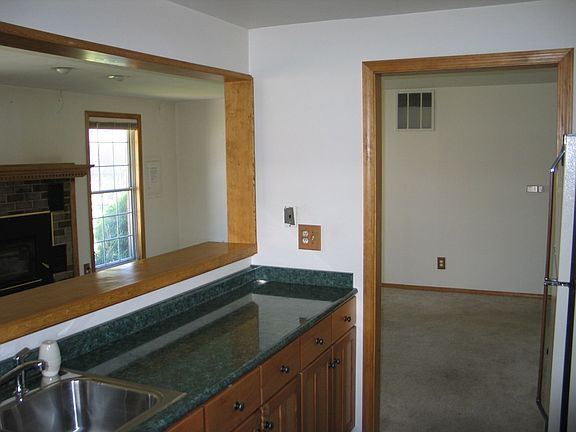 kitchen (from back of kitchen)