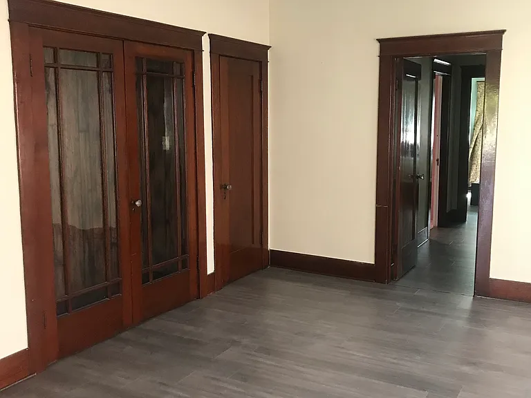 429 N Garfield Ave — Photo 2