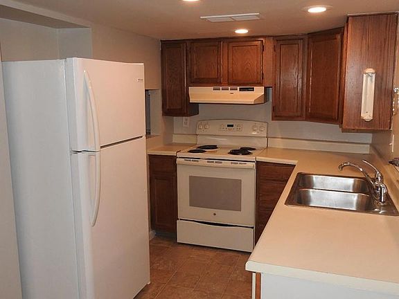 4th image of 708 E 26th St #B