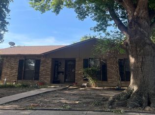 2001 W Sandra Ln, Grand Prairie, TX 75052