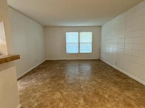 2nd image of 3325 Mayflower St APT 5