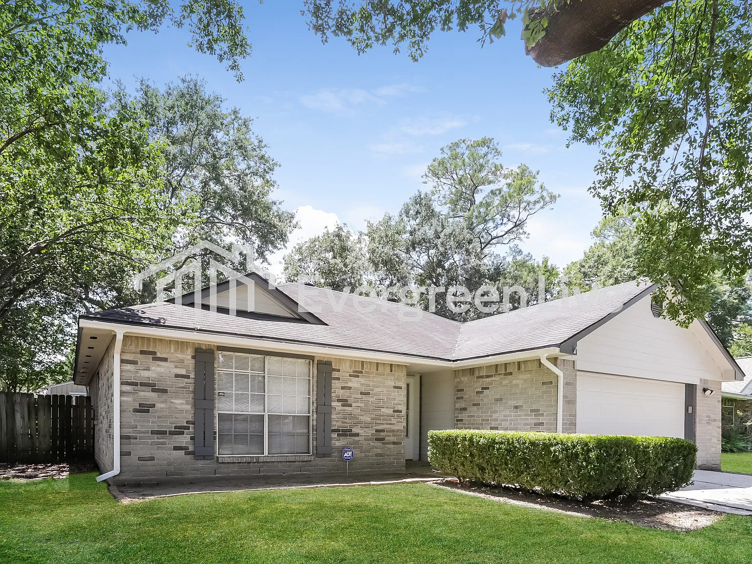 3 bed, 2.0 bath, 1276 sqft, $1,745 — Photo 2