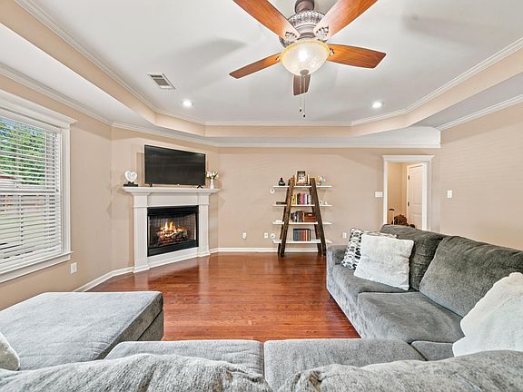 5th image of 3510 Hampton Dr