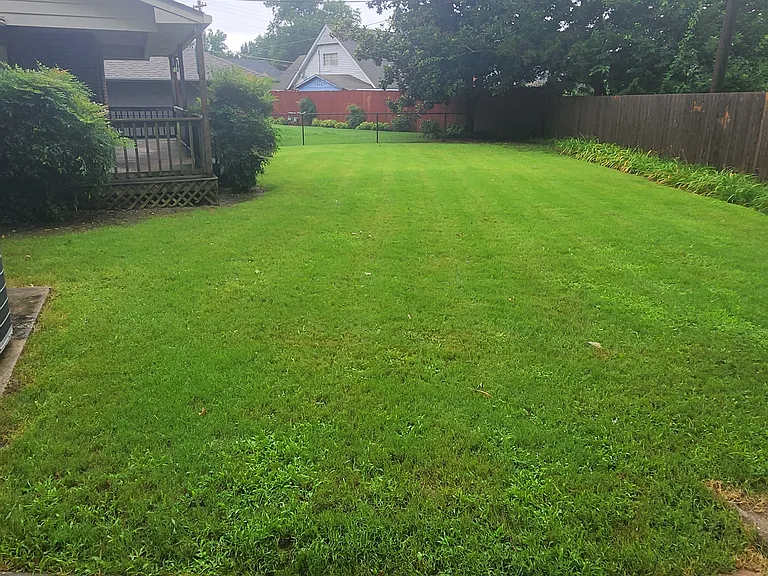 1848 Crestview Cir — Photo 18