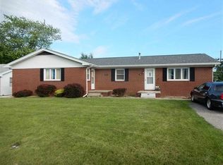 1813 N Kankakee St, Lincoln, IL 62656