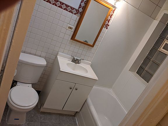 4th image of 1304 N Pine Ave #1