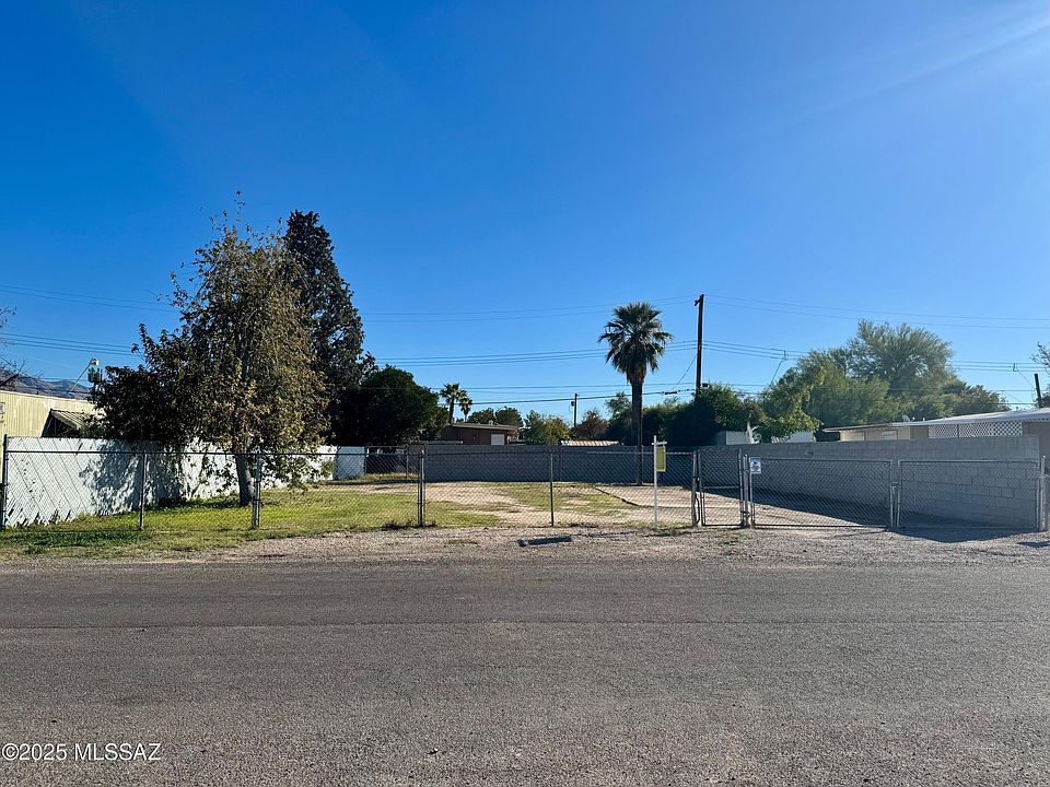 1st image of 4716 N Camino Feliz