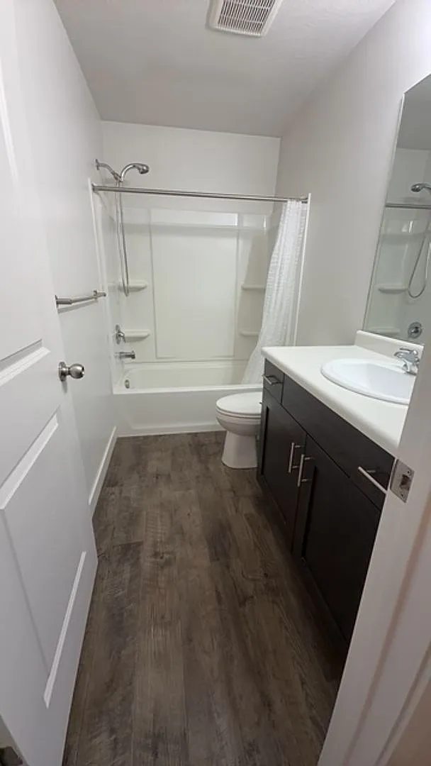 Spacious Herriman Townhouse - 4 Beds - Available NOW — Photo 4