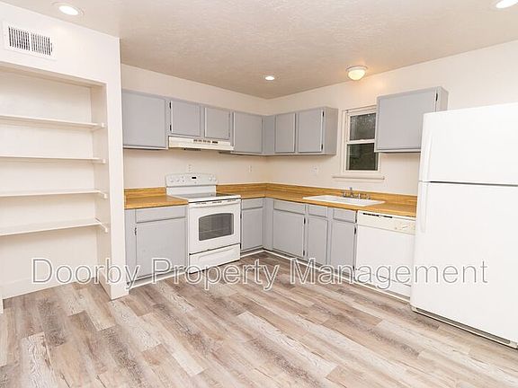4th image of 3728 Chula Vista Dr Unit 3730