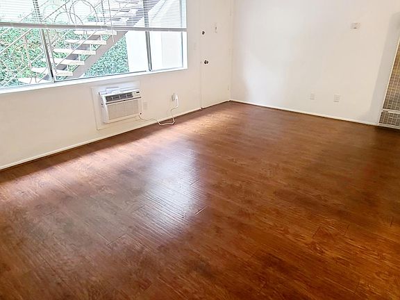 2nd image of 712 N Isabel St #1
