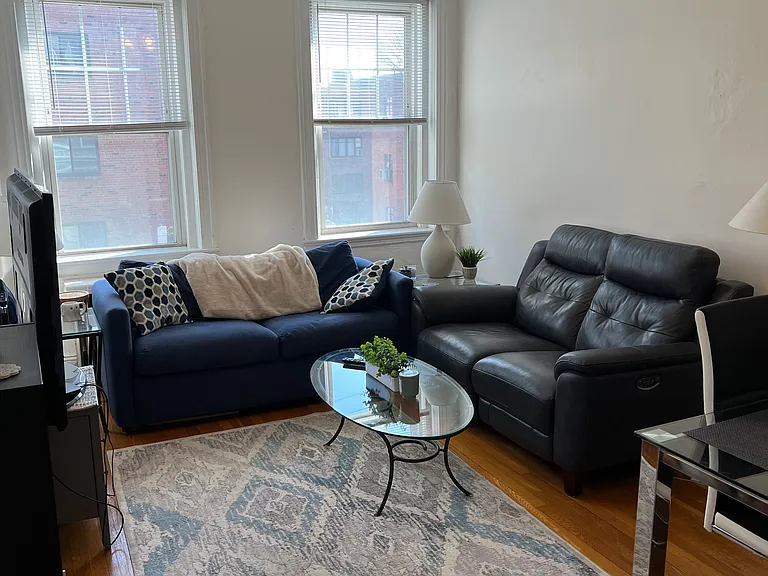 80 Sutherland Rd #4 — Photo 5