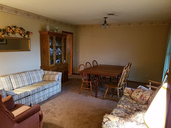 3rd image of 510 Carpenter Dr