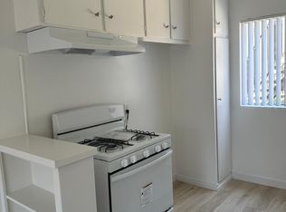 8126 Owensmouth Ave, Canoga Park, CA 91304