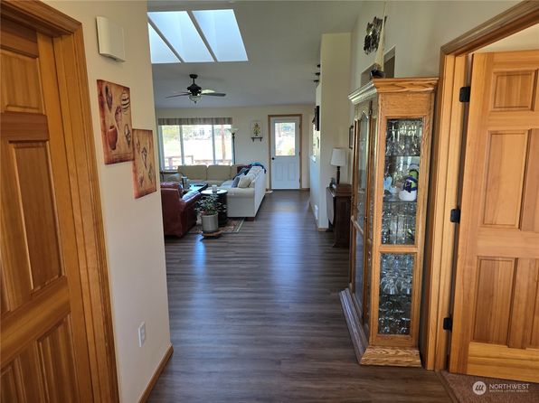 538 Canal Drive NE, Ocean Shores, WA 98569