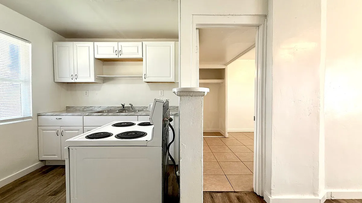 1 bed, 1.0 bath, 650 sqft, $899 — Photo 4