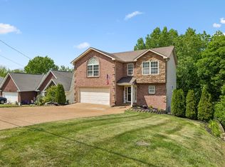 2521 Edinburgh St, Old Hickory, TN 37138