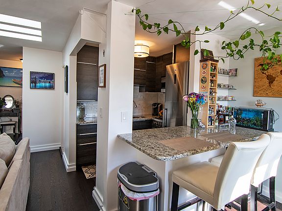 5th image of 7127 Caldwell Ave #C