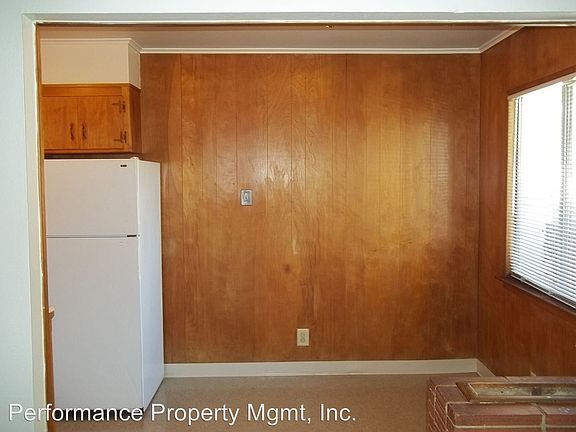 3rd image of 1429 W Clinton Ave
