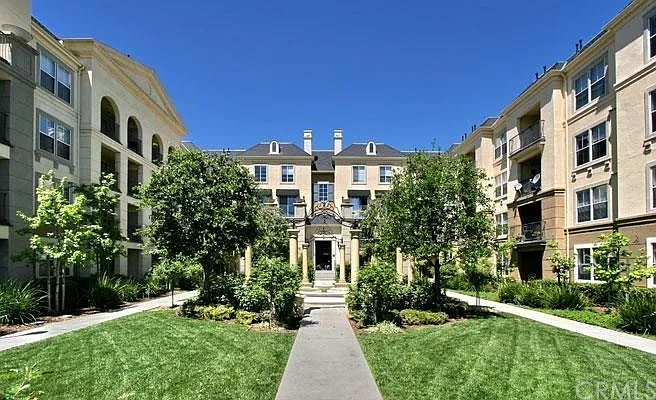 3460 Watermarke Pl — Photo 30