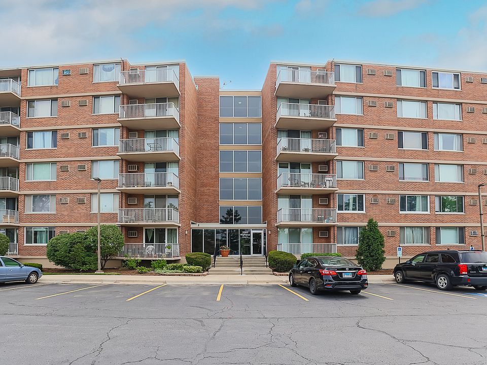 1st image of 2201 S Highland Ave APT 6M