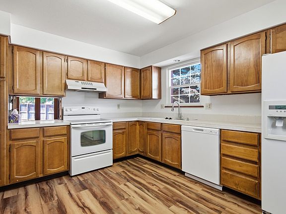 5th image of 3950 W 12th St #40