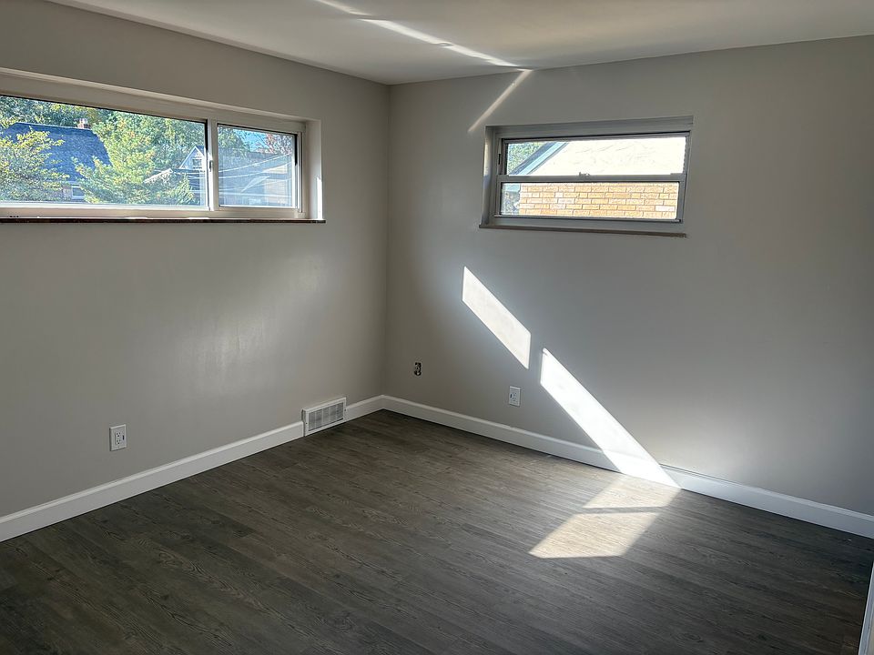 1st image of 816 Sabino Ct #4