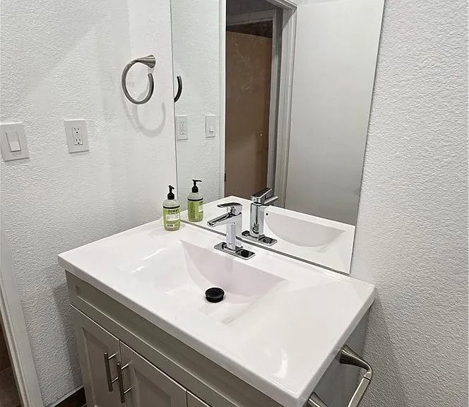5803 Troost Ave — Photo 9