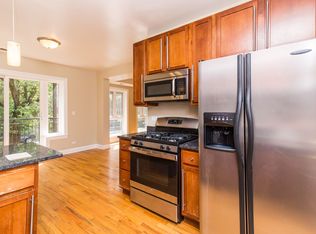 Greenleaf, Chicago, IL 60626