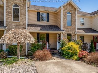 32 Deer Valley Dr, Hurricane, WV 25526