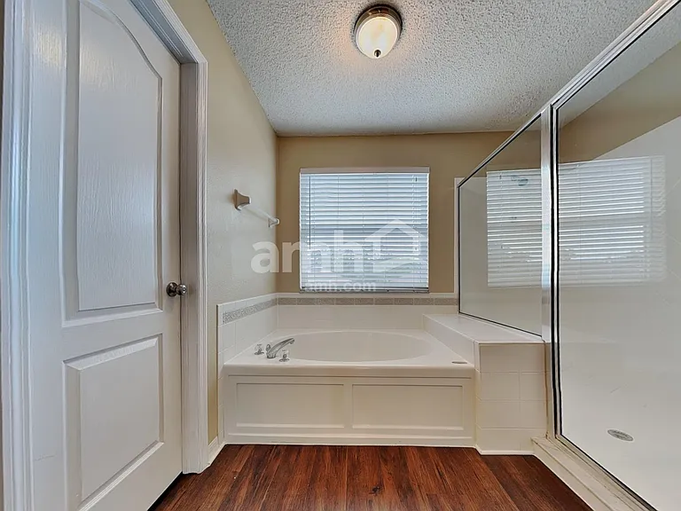 1226 Loretto Cir — Photo 14