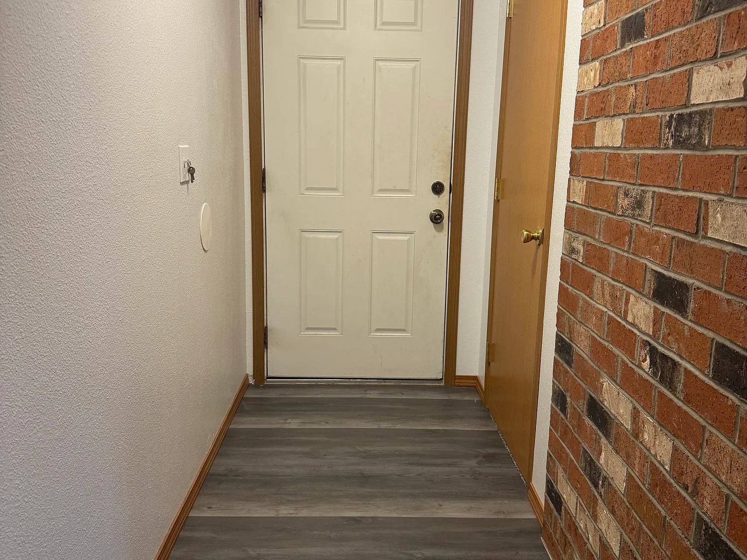 3 bed, 1056 sqft, $2,500 — Photo 3