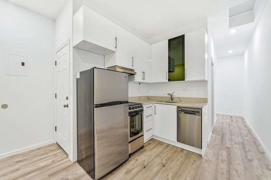 1st image of 1670 1st Ave #4E