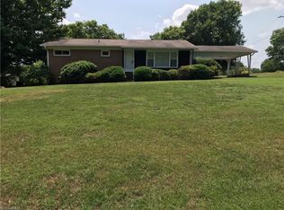 3480 Community Church Rd, Pfafftown, NC 27040