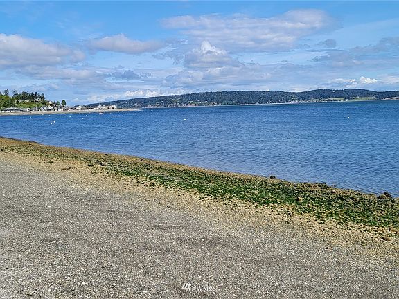 3rd image of 136 W Seashore Lane