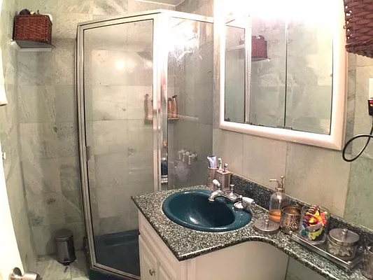 Rented by R New York | media 67