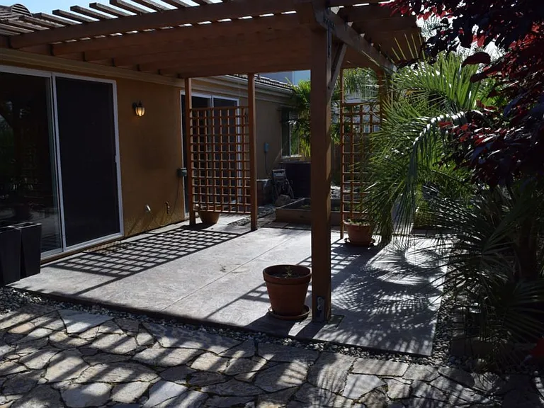 1378 Seymour Cir — Photo 29