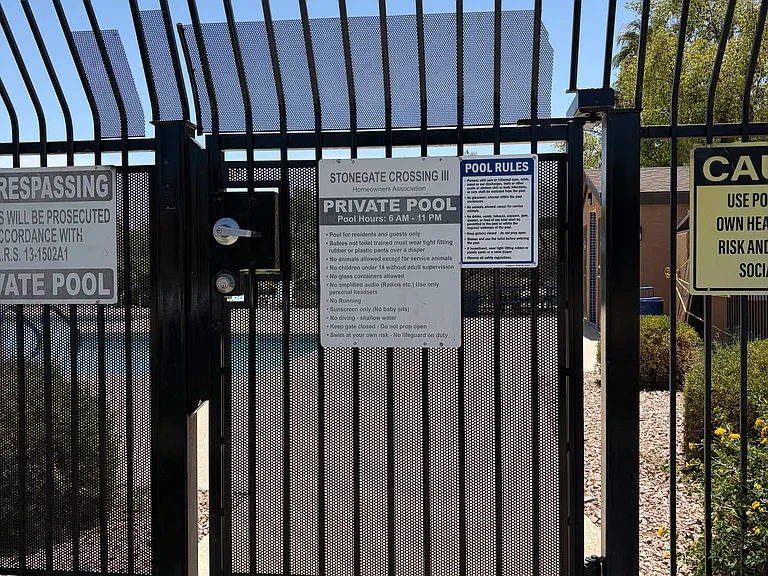 965 E Gila Ln — Photo 41