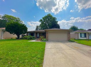 3358 Du Pon Dr, Sterling Heights, MI 48310