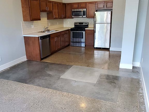 5th image of 822 Cherry St SE APT 103