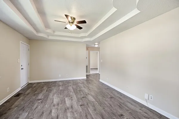 3 bed, 1.5 bath, 1112 sqft, $1,350 — Photo 2