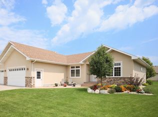 1612 Norwood Dr, Aberdeen, SD 57401