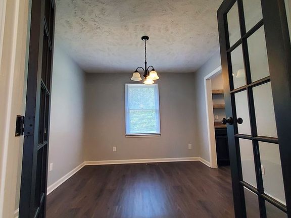 4th image of 824 Zadock Dr