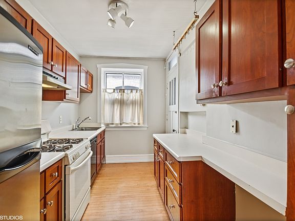 5th image of 582 Sheridan Sq APT 3