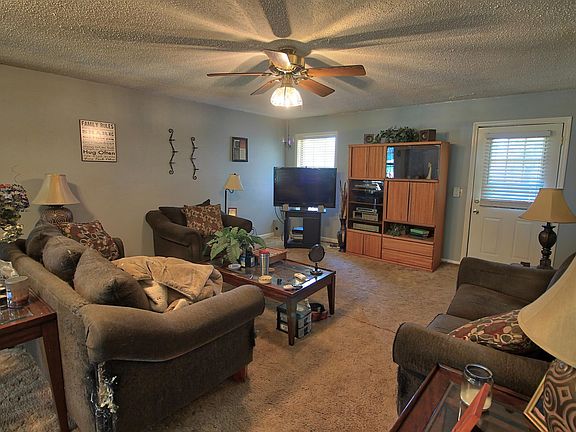 3rd image of 385 Highfield Dr