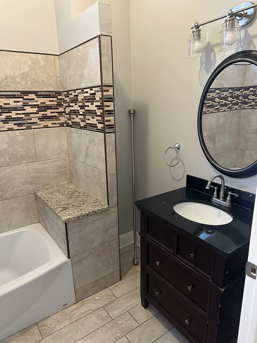 Building Photo - 6535 S Rhodes Ave #1