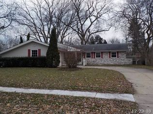 1825 Waban Ln, Schaumburg, IL 60193