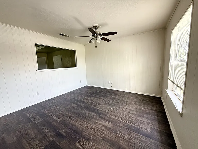 3525 Country Club Rd — Photo 4