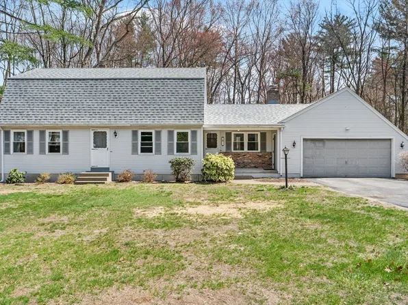 8 Jeanne Cir, Southampton, MA 01073