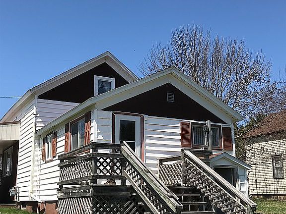 3rd image of N16538 Oak St